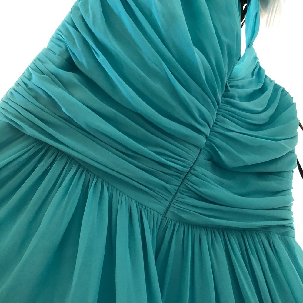 Dress - Picture 9 of 10